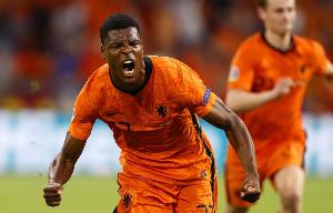 米乐-邓弗里斯距一项荷兰纪录只差3球 科曼：希望我的纪录不会保持太久